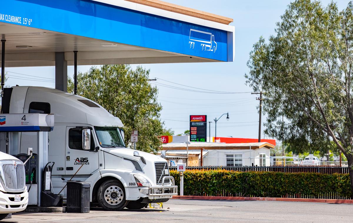 Diesel Crisis Looms as US Supplies Running on Fumes