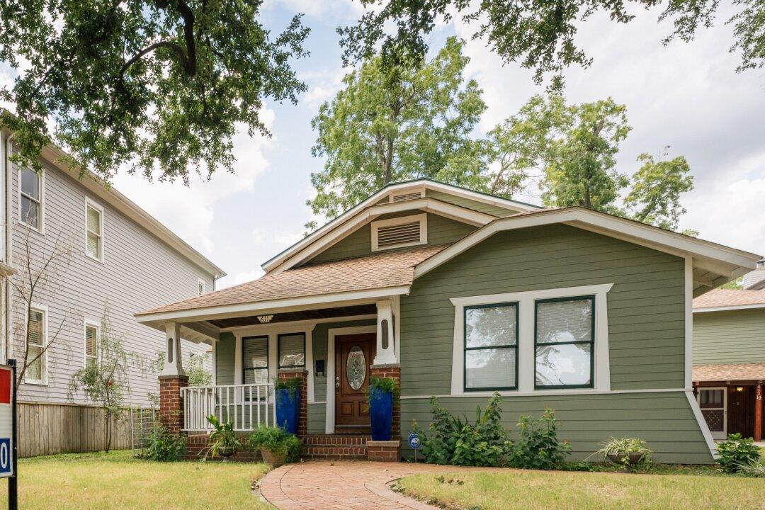 New Single Family Home Sales Fall in March, Mortgage Rates Rise: Census Bureau and Housing Department