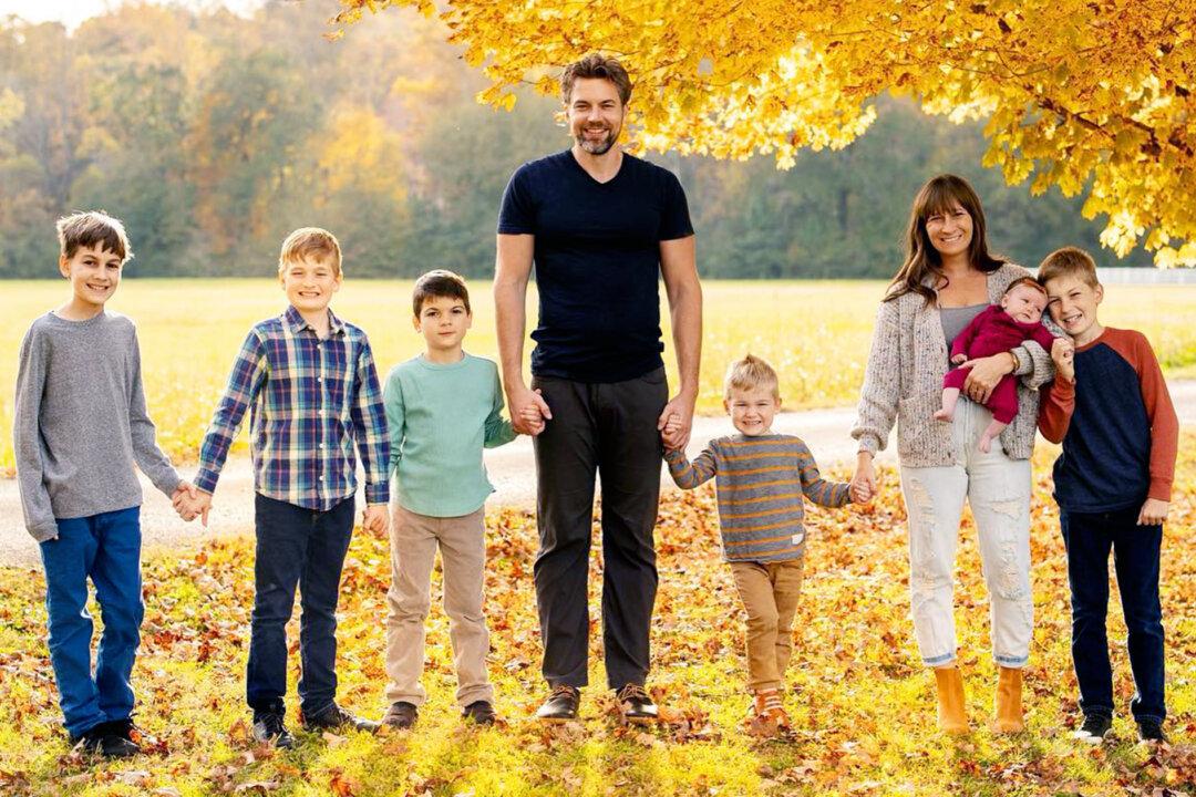 ‘There’s So Much Beauty Ahead’: Mom Gives Birth to a Daughter After 5 Boys and 3 Miscarriages