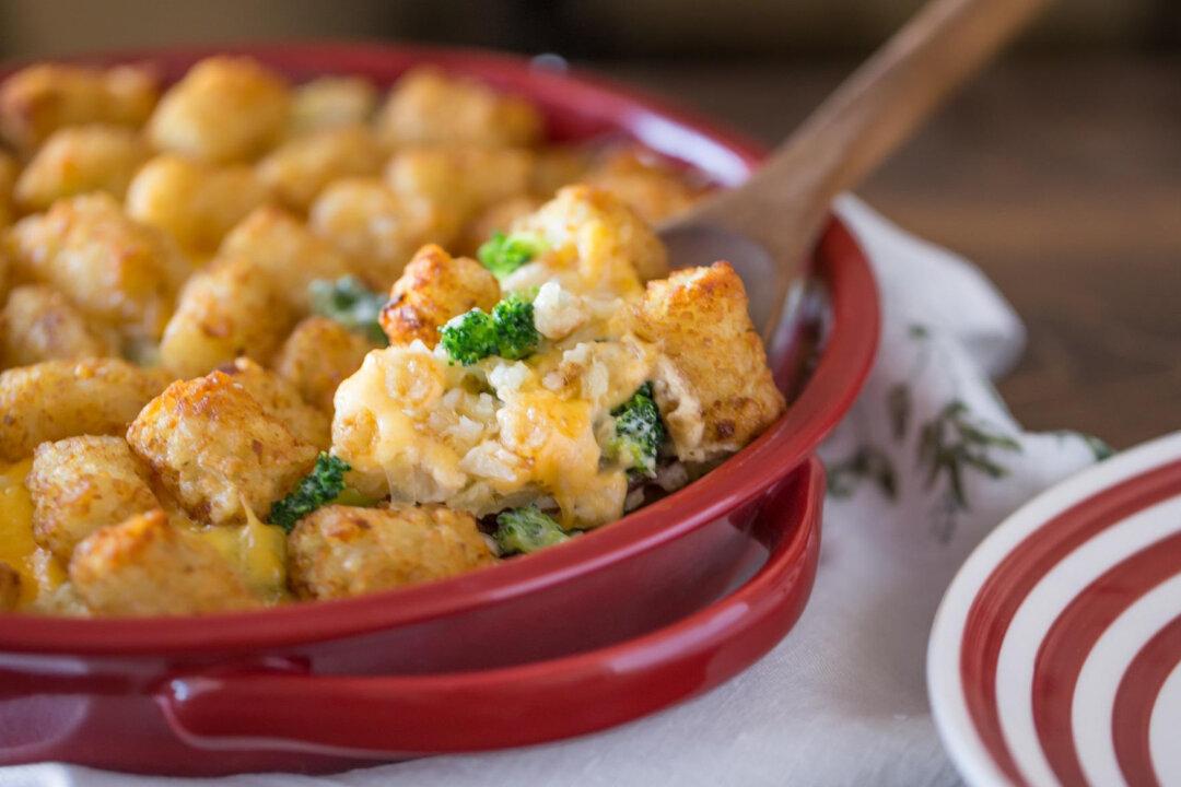 Cheesy Broccoli Tater-Topped Casserole