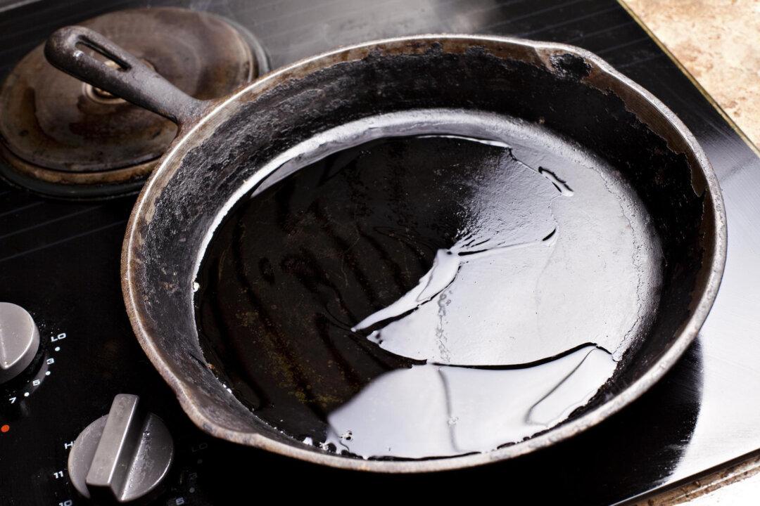 How to Care for Your Cast Iron Pan? Avoid This Fatal Mistake