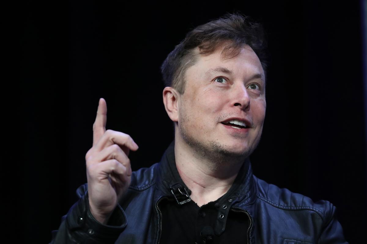 Tesla Shareholder Lawsuit Reveals Elon Musk’s Private Texts With Saudi Fund on Proposed Privatization