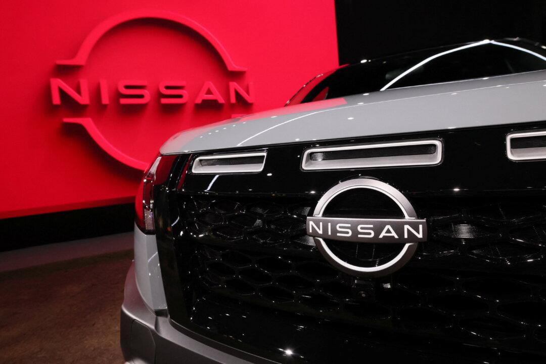 Nissan Shares Slide 5 Percent After Report Renault Exploring Stake Reduction