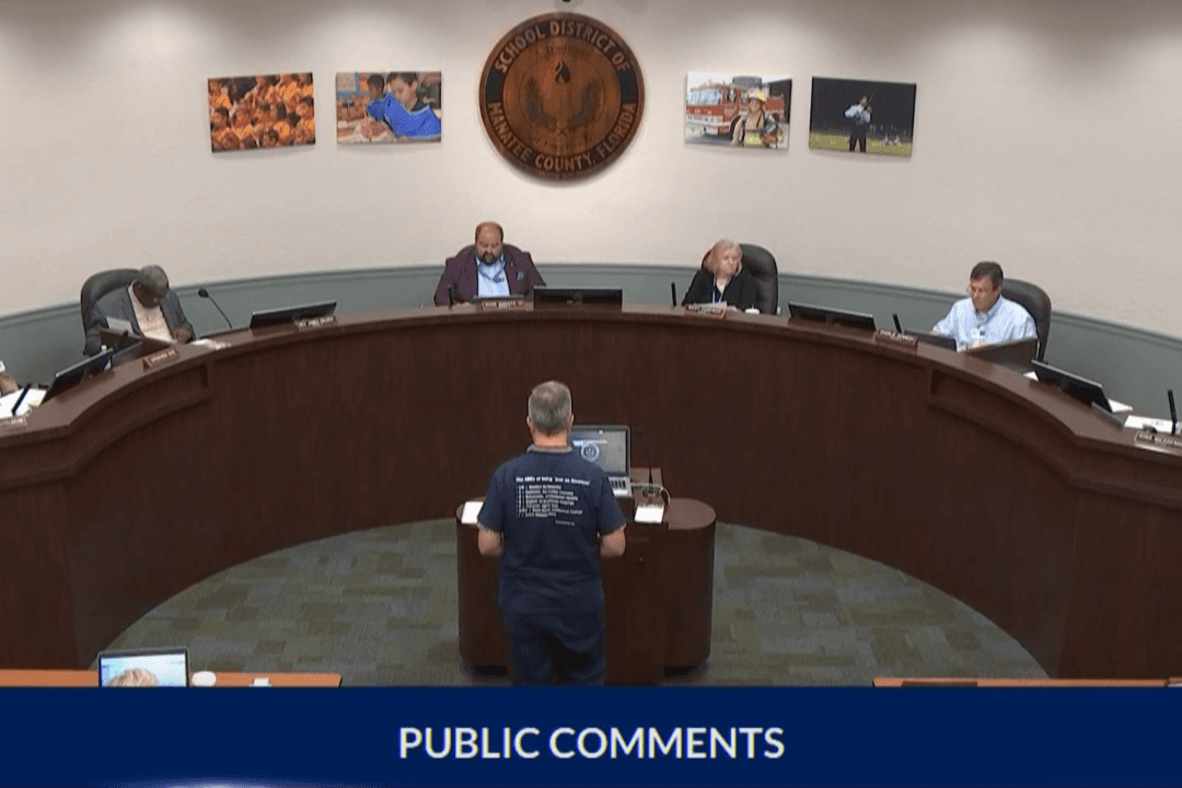 Florida Teachers Shut Down Classroom Libraries in Fear of Felony Charges