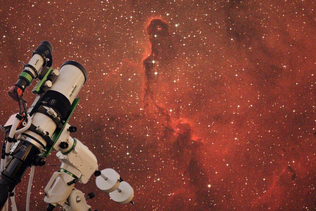 Scottish Stargazer Captures Jaw-Dropping Scenes of Outer Space With His Telescope From His Own Backyard