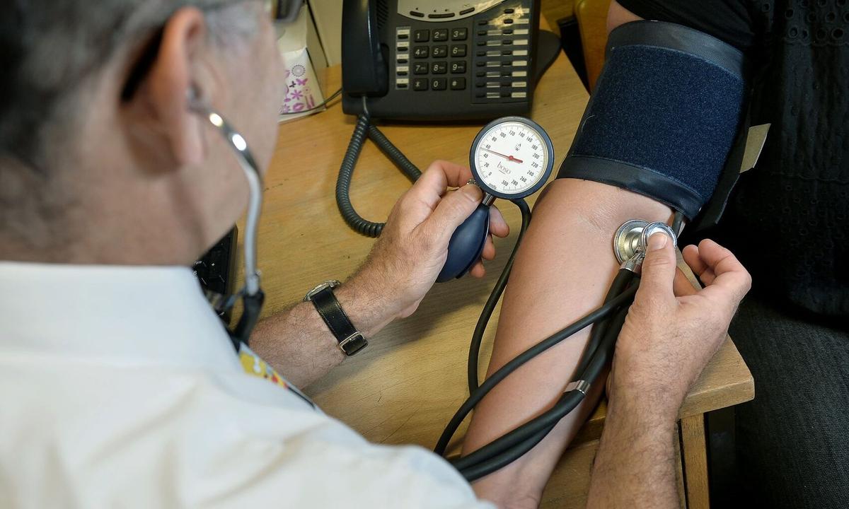 British Doctors Could Be Struck Off For Publishing ‘Misleading’ Posts On Vaccines And Lockdowns