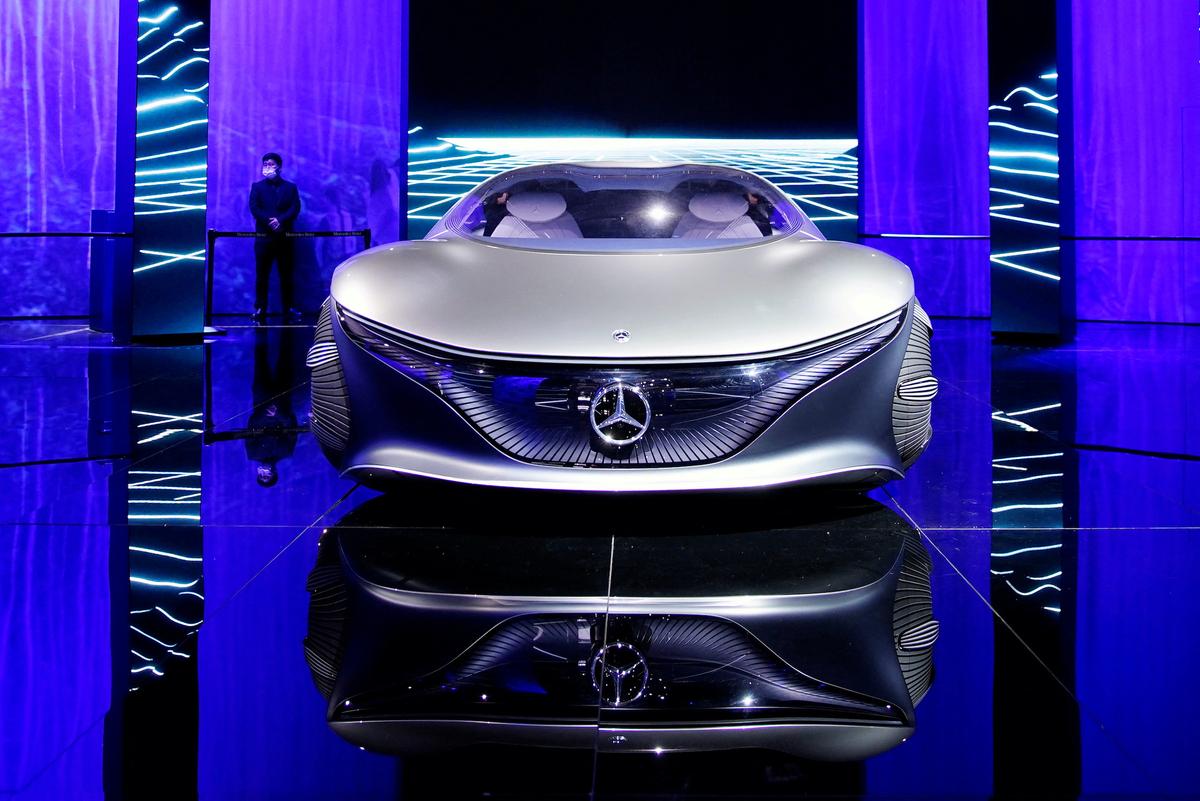 Strong Demand Lets Mercedes-Benz Hike Prices to Offset Costs