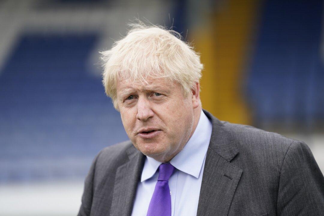 Boris Johnson Vows to Send Illegal Immigrants to Rwanda Despite Legal Challenge