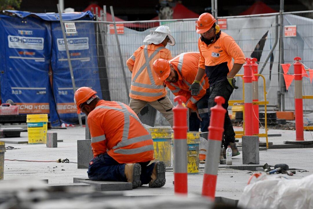 Government’s New Apprentice Program Short 270,000 Trainees: Opposition