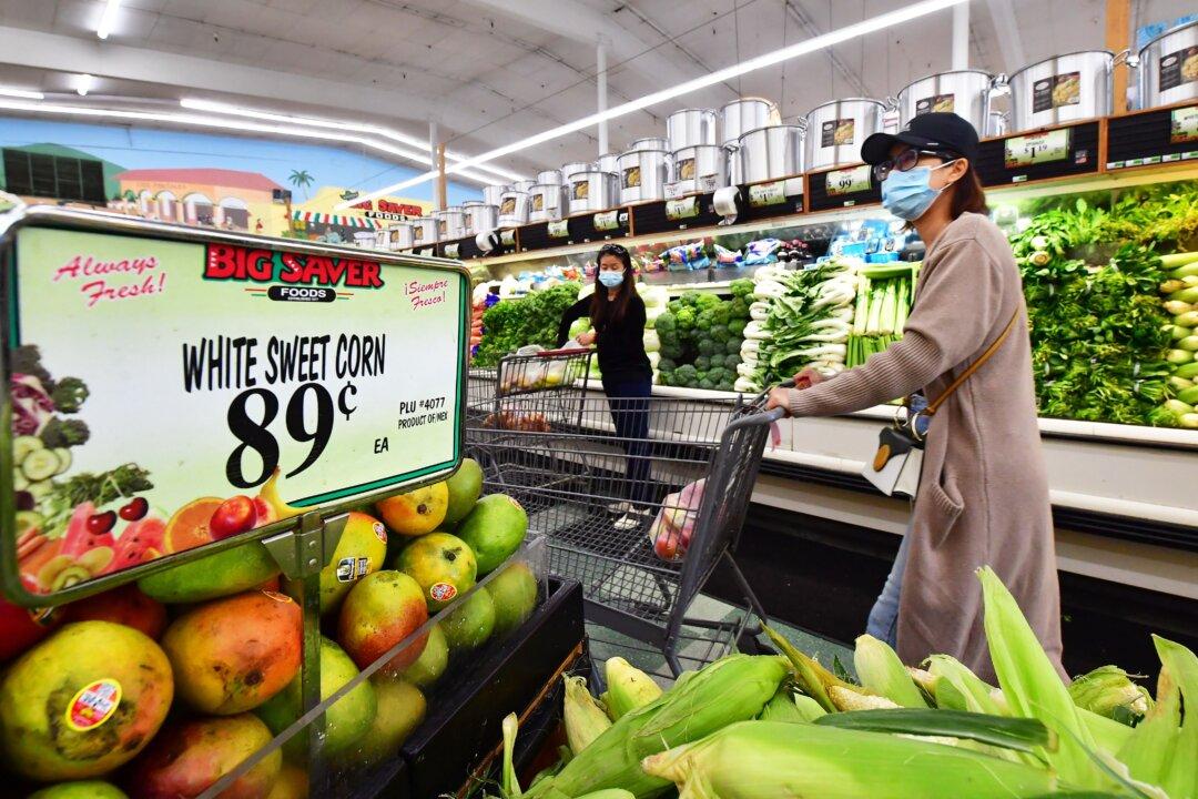 19 Percent of Americans Have Cut Grocery Spending Due to Inflation: Survey