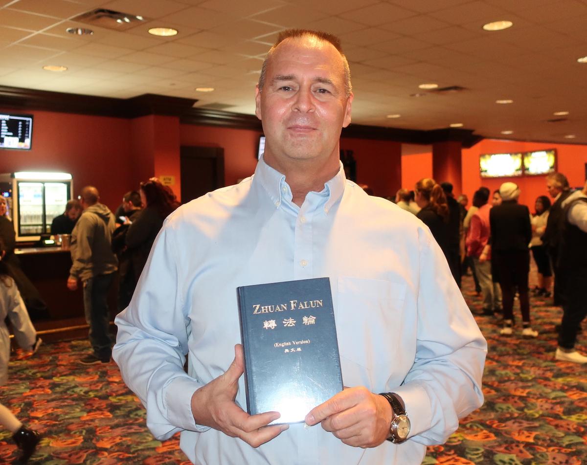 Shen Yun Immerses an Illinois Audience in Chinese Culture