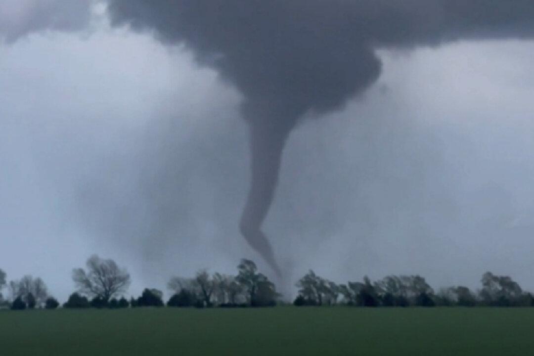 Tornado Rips Through Kansas; 3 Students Killed in Crash