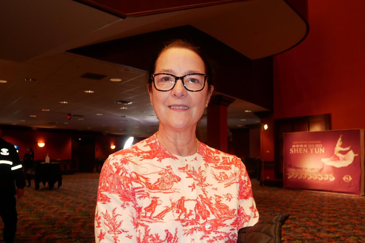 Illinois Representative: Shen Yun ‘Beautiful, Athletic, Artistic’