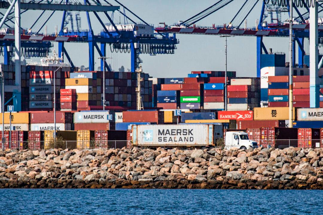 Shipping Giant Maersk Predicts Ports Will Implement Container Fees