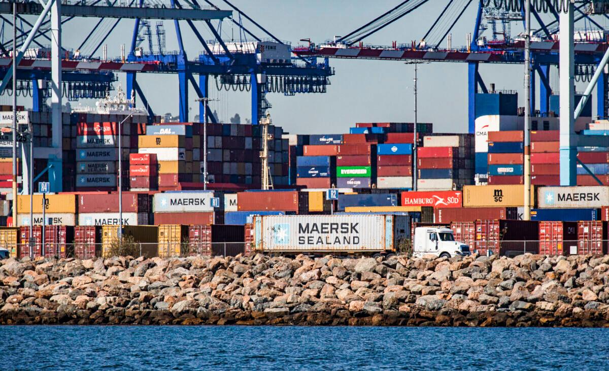 Shipping Giant Maersk Predicts Ports Will Implement Container Fees