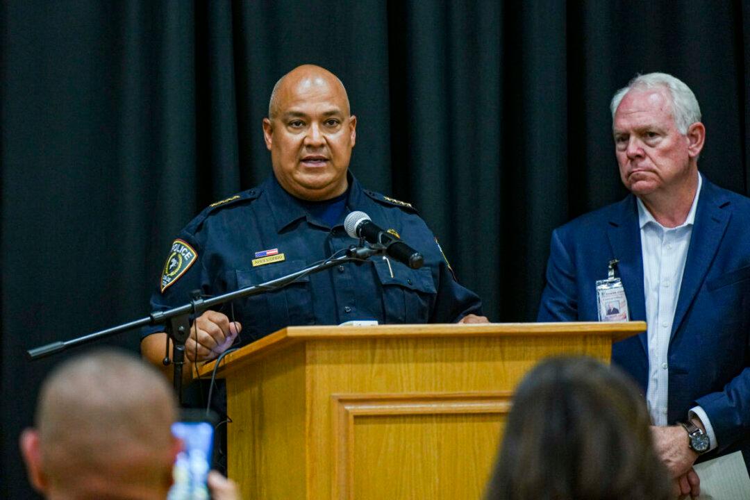 Police Chief Didn’t Know About 911 Calls: Texas State Senator