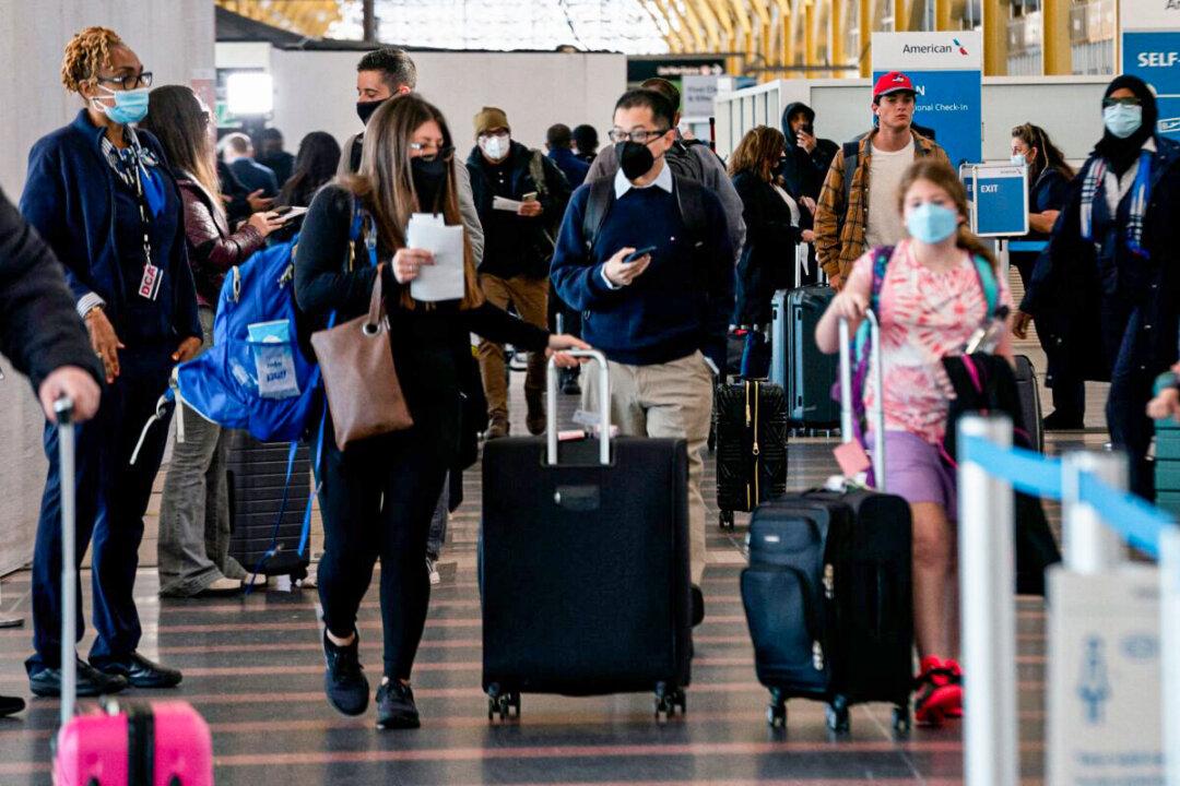 Biden Administration Urges Judges to Lift Stay on CDC’s Airplane Mask Mandate