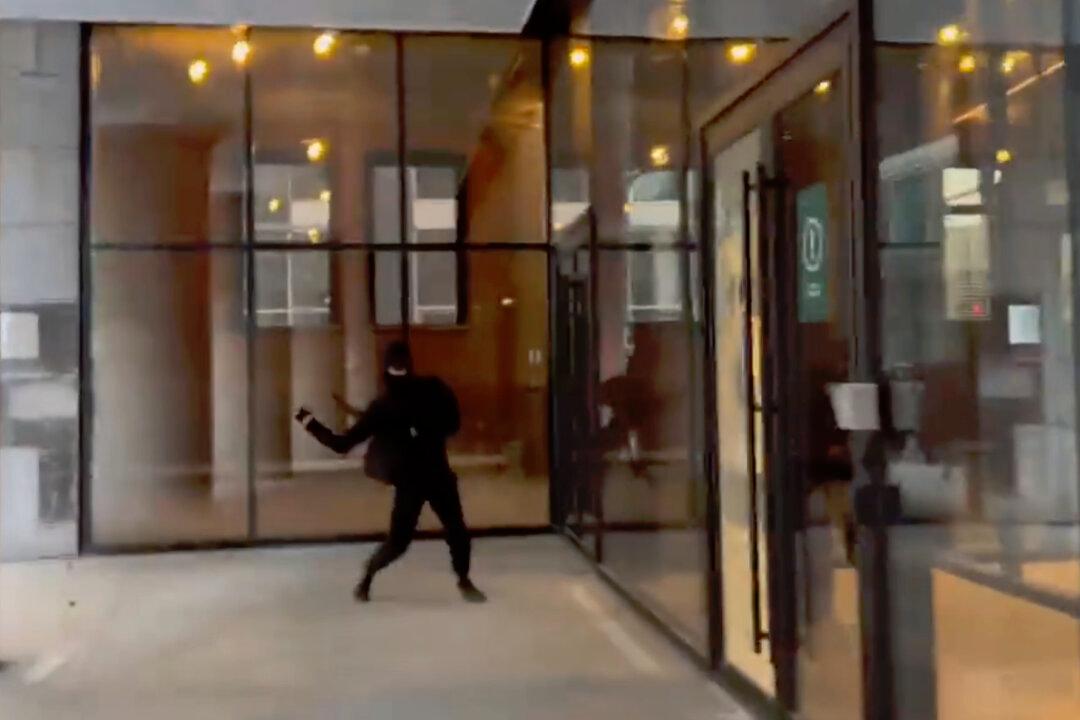 Anti-Capitalist Protesters in Montreal Commit Vandalism, Attack Police During May Day March