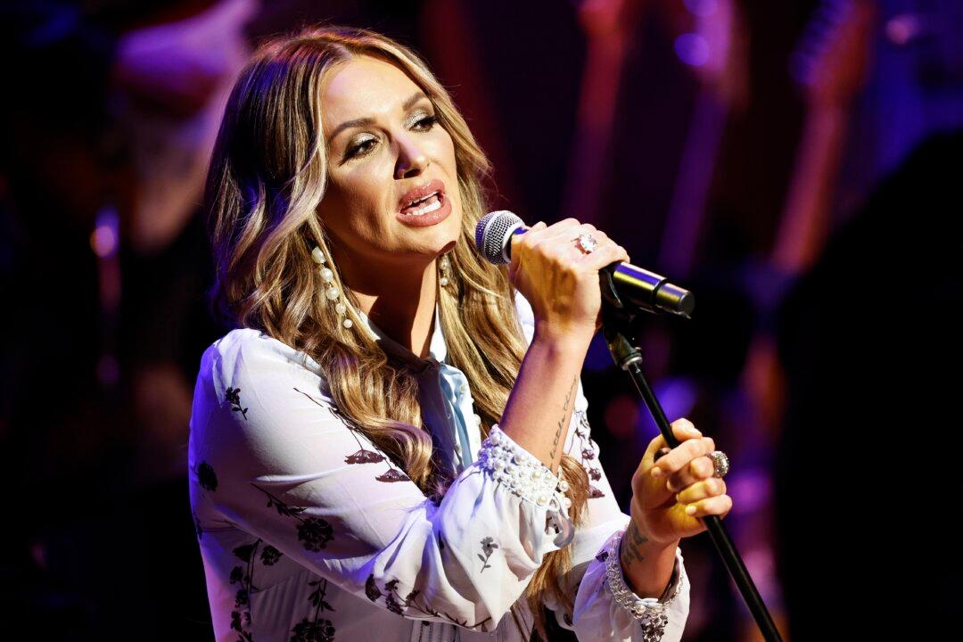 Country Singer Carly Pearce Reveals Heart Condition Diagnosis