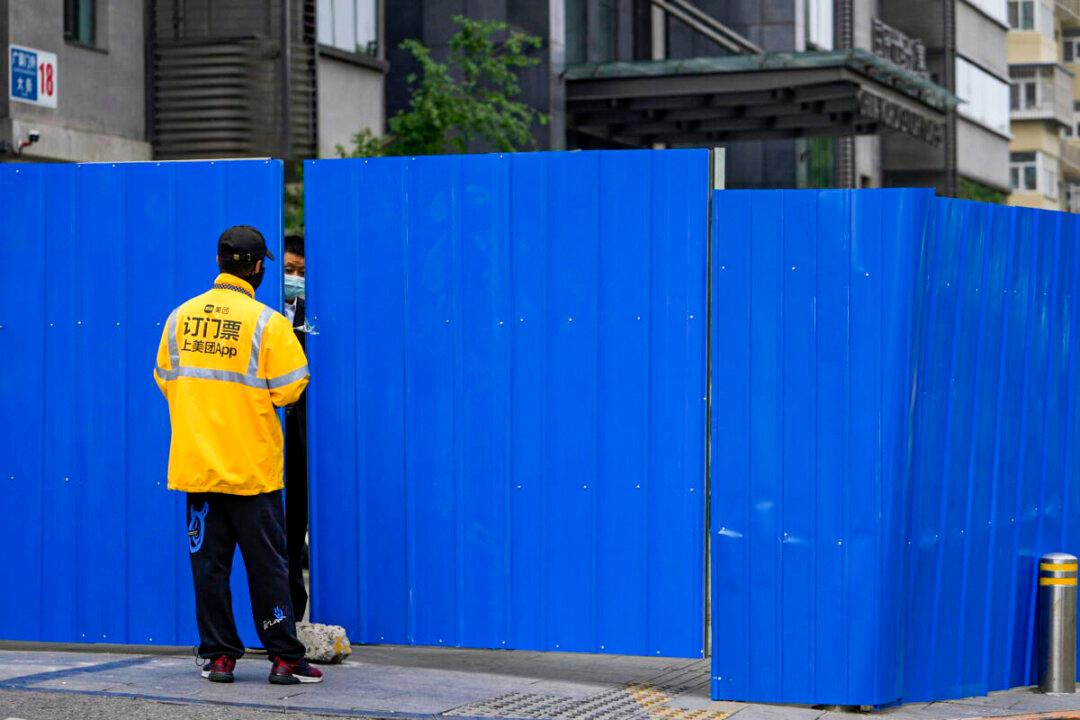 How China Is Using Metal Barriers to Fight COVID-19