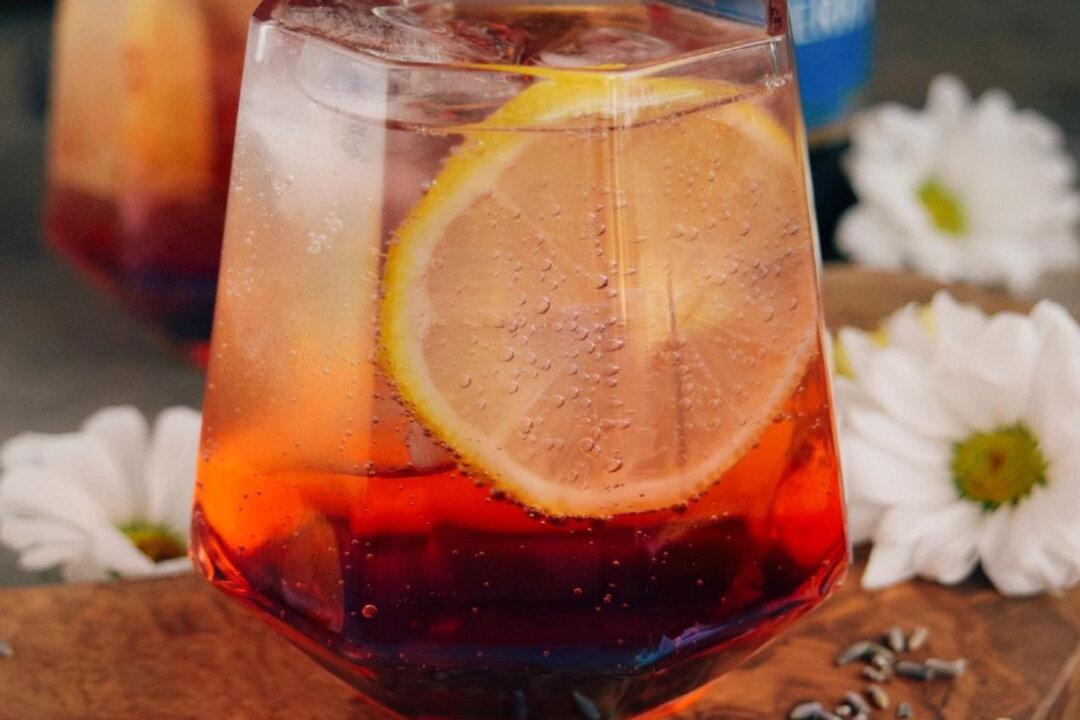 Blackberry and Lavender Spritzer Mocktail