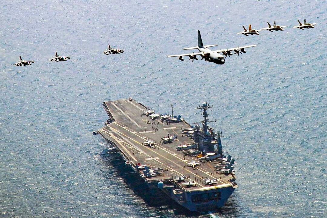 US Navy Allows Sailors to Move Off USS George Washington After Suicides
