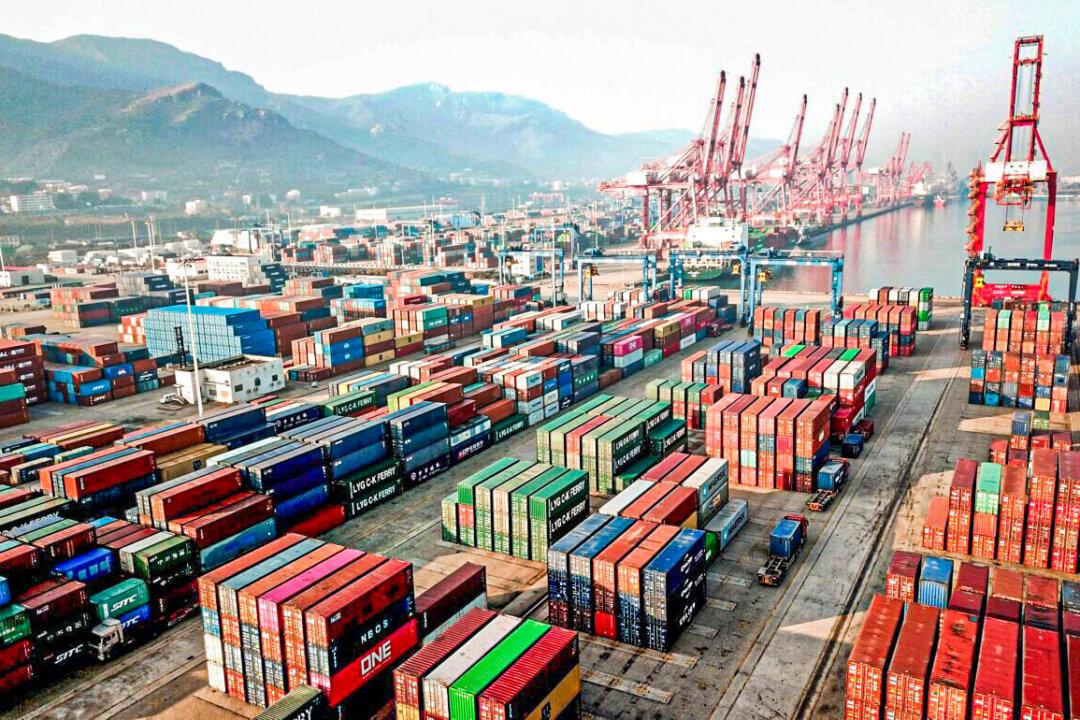 Ukraine War, China Lockdowns Expected to Worsen Supply Chain Problems