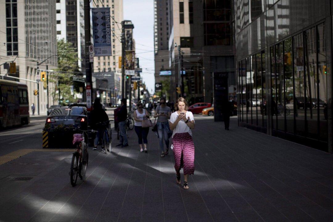 ‘Distracted Walking’: Pedestrians Who Text Greatly Increase Their Risk of Injury, Study Says