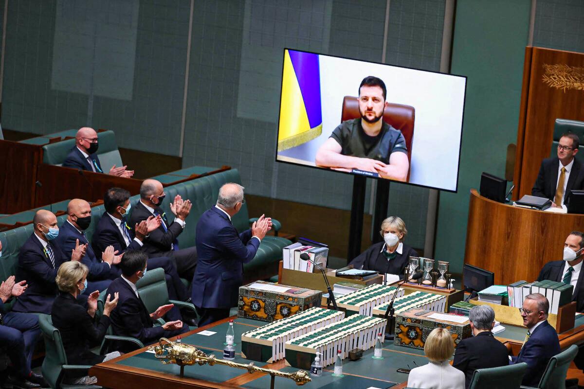 Australia Rolls-Out New Sanctions Targeting 110 Russian MPs, Separatists