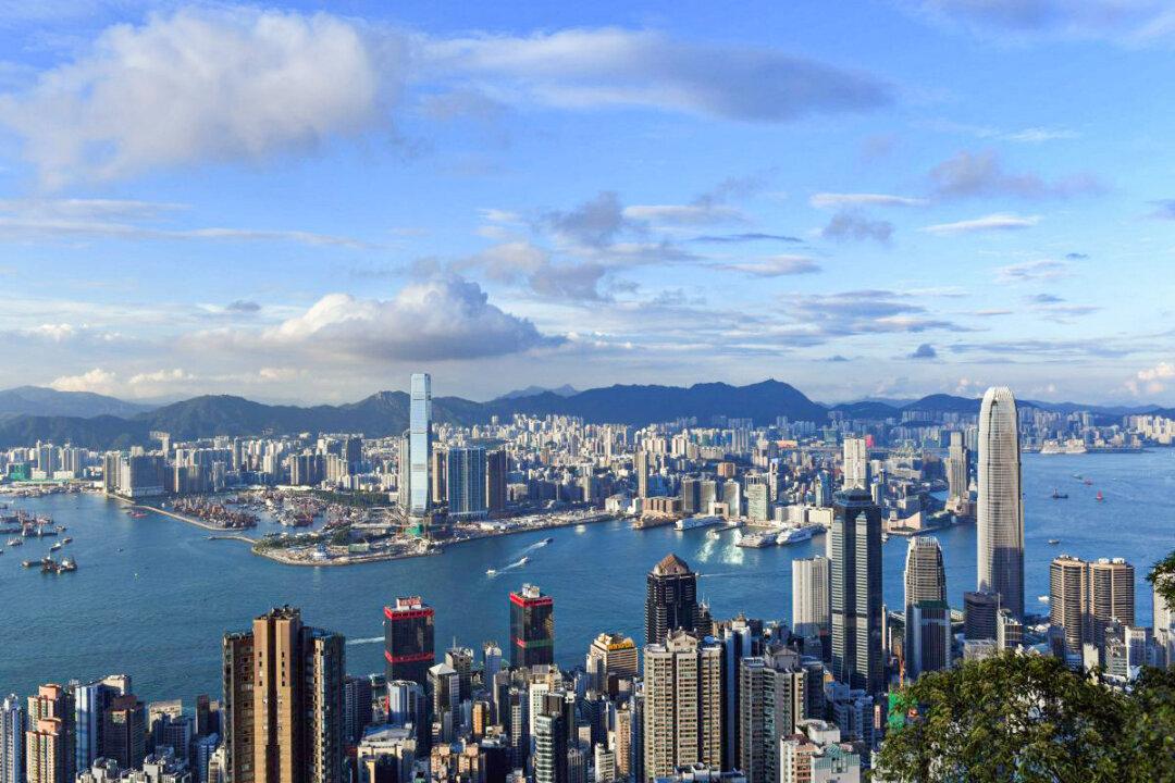 80 Percent of People in Hong Kong Want to Emigrate, Number of Multi-Millionaires Drops by 15 Percent: Survey