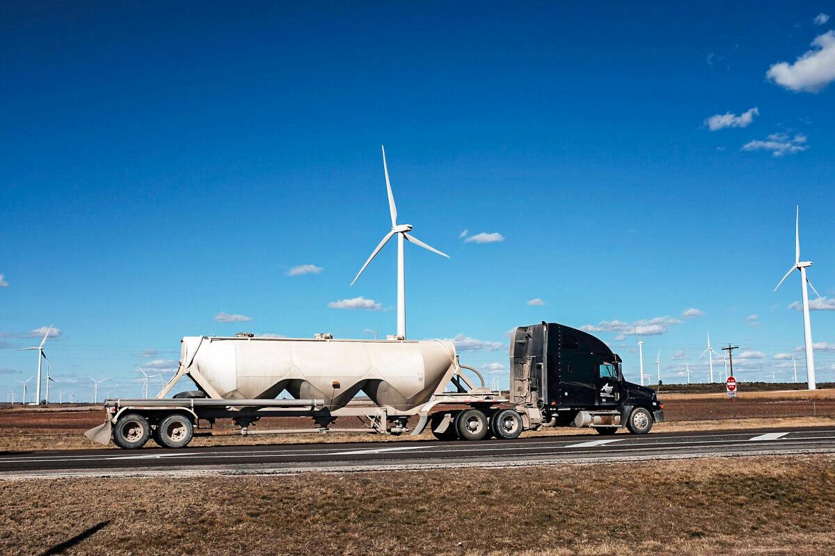 Climate Change Experts Have No Backup Plan to Replace Products From Oil