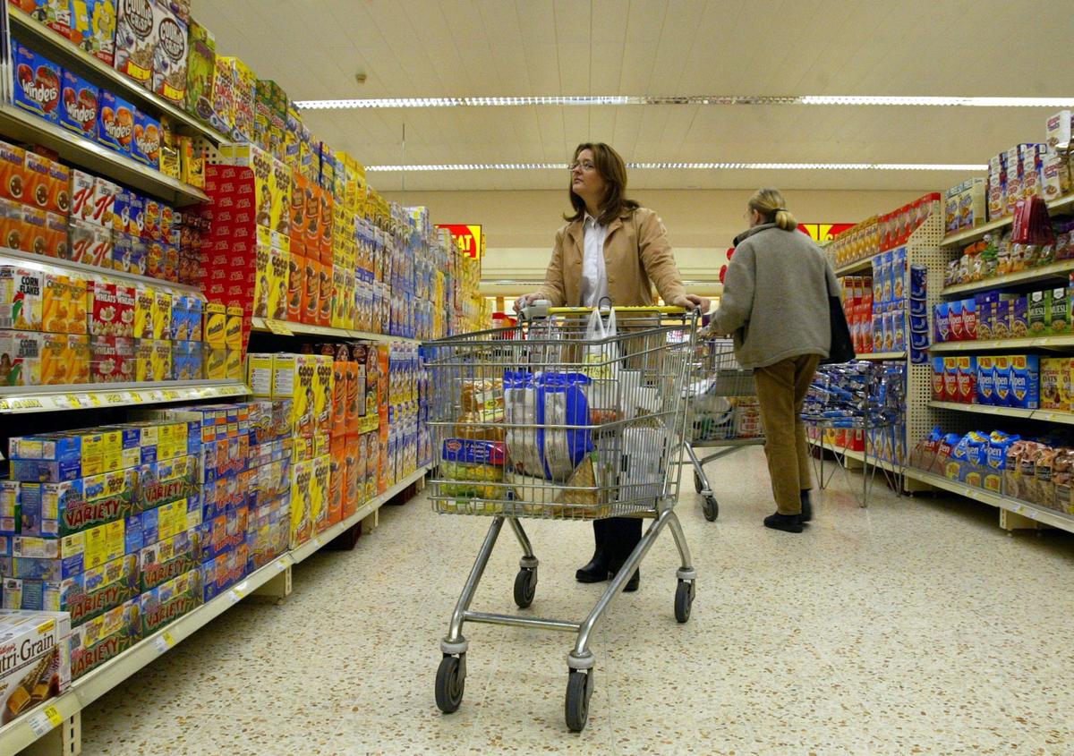 UK Government Delays Restrictions on Junk Food Promotion Amid Cost of Living Crisis