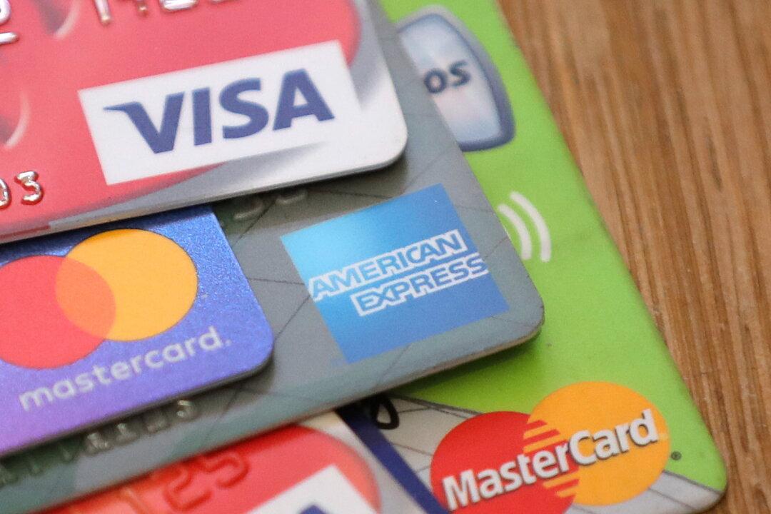 Credit Card Borrowing Grows at Fastest Annual Rate in 17 Years