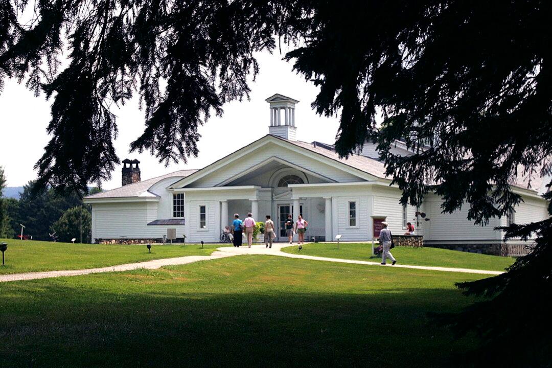 Art Exhibit Celebrates Lincoln Memorial’s 100th Anniversary