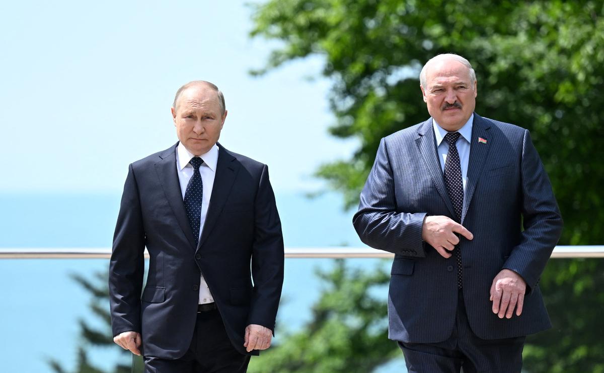 Belarus President Lukashenko Threatens Retribution If Ukraine Strikes