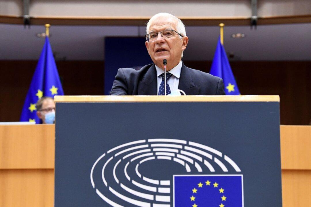 EU Should Seize Russian Assets to Rebuild Ukraine, Top Diplomat Indicates