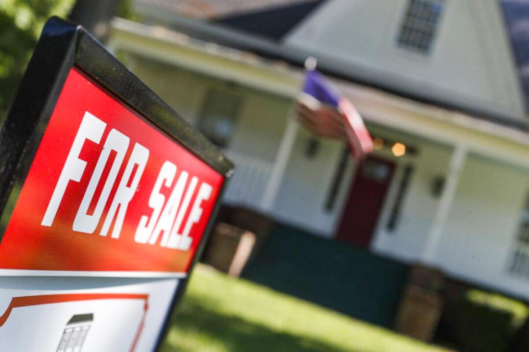 Housing Bubble 2.0? Correction Fears Intensify as Price, Median Income Gap Widens