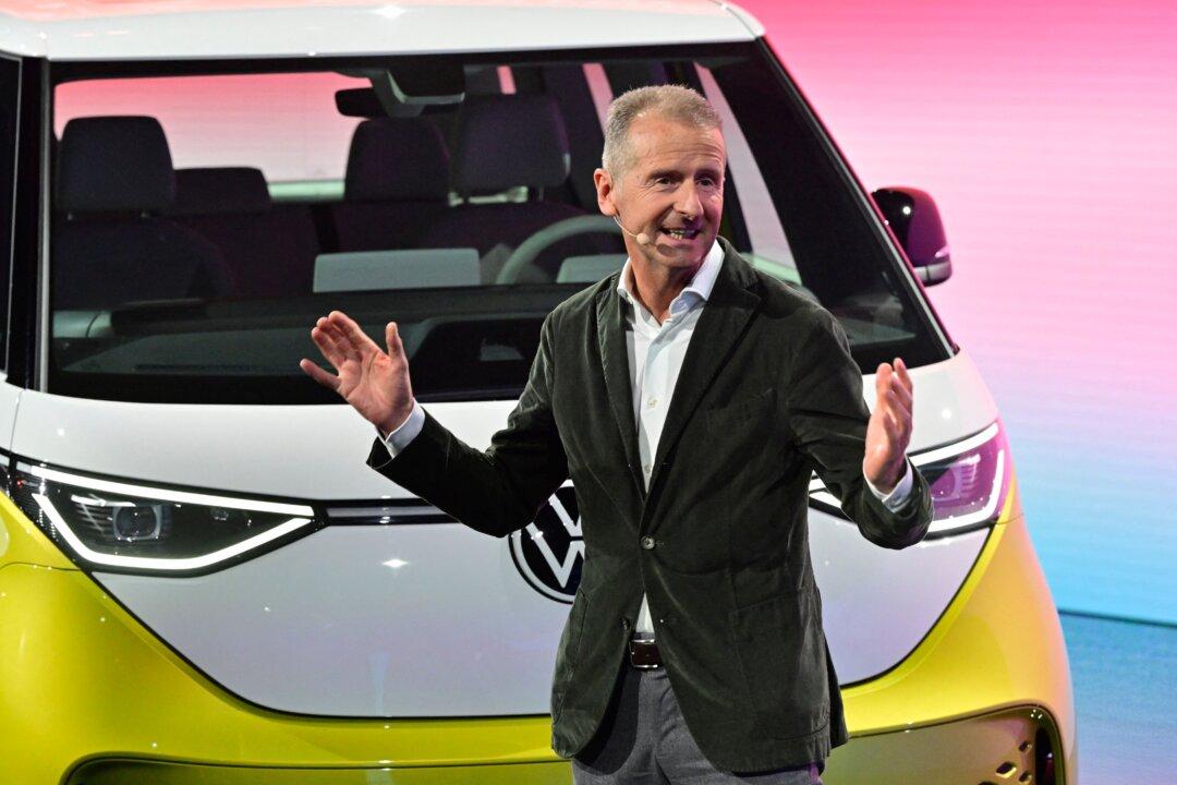 Volkswagen’s CEO Diess Ousted After Tumultuous Tenure, Porsche’s Blume to Succeed