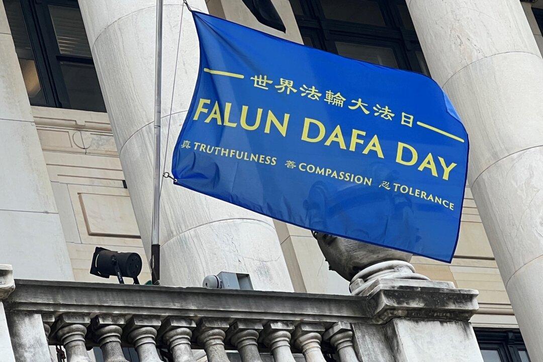 New Jersey Officials Honor Falun Dafa Day With Flag Raising Ceremony, Proclamations