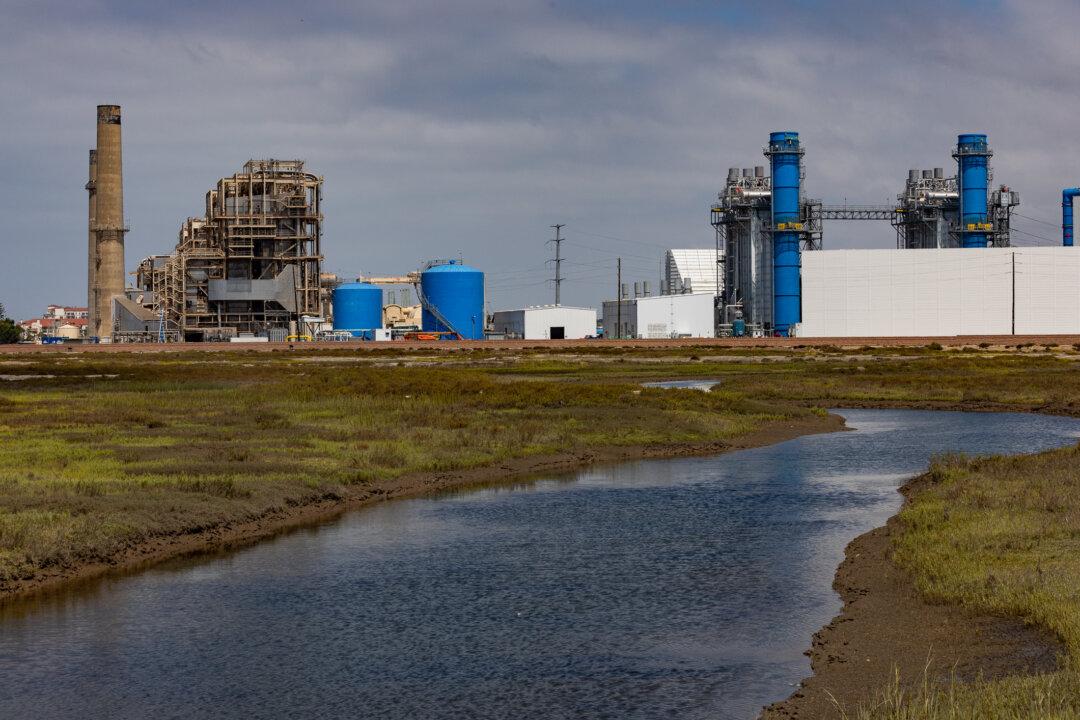 Huntington Beach Desalination Plant Prepares for Coastal Commission Review