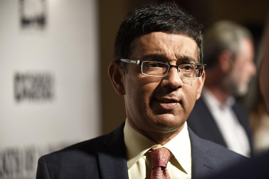 D‘Souza’s ’2000 Mules’ Grosses Over $1 Million on Rumble in First 12 Hours