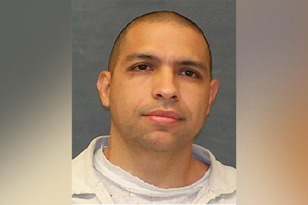 Search Continues for Texas Inmate Who Escaped Prison Bus