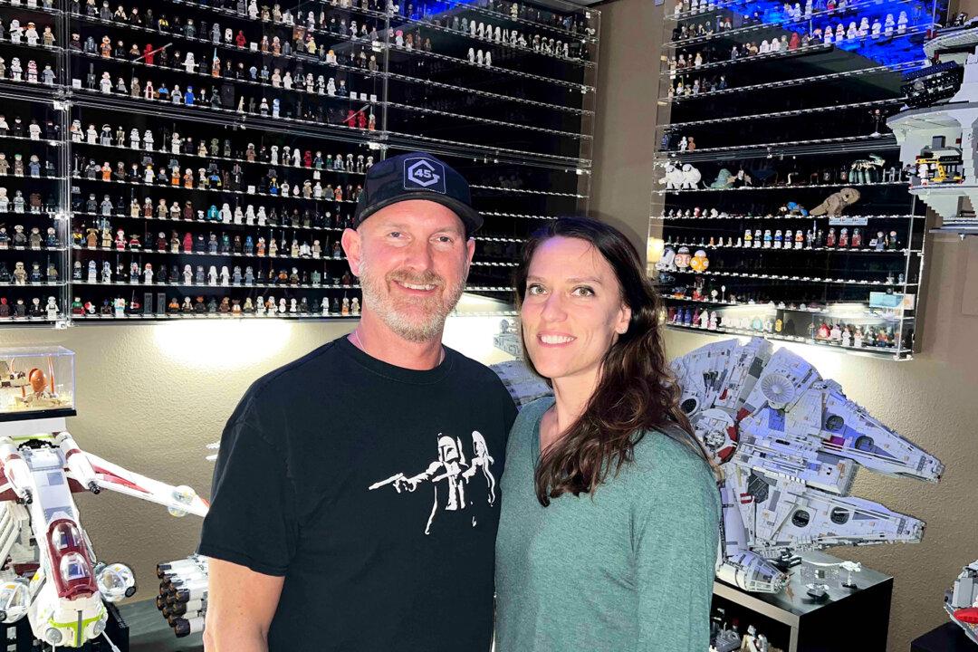 Photos: Man Transforms Home Office Into Epic $25,000 Lego-Themed Man Cave