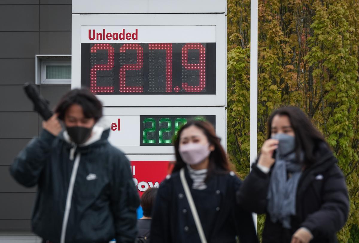 Canadians Cancelling Their Summer Road Trips Due to Soaring Gas Prices: Survey