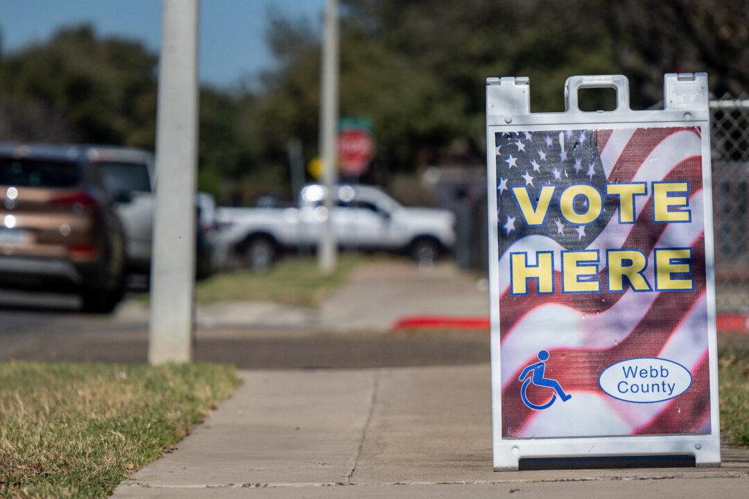 Federal Appeals Court Upholds Texas Law Requiring Pen-on-Paper Voter Signature on Registrations