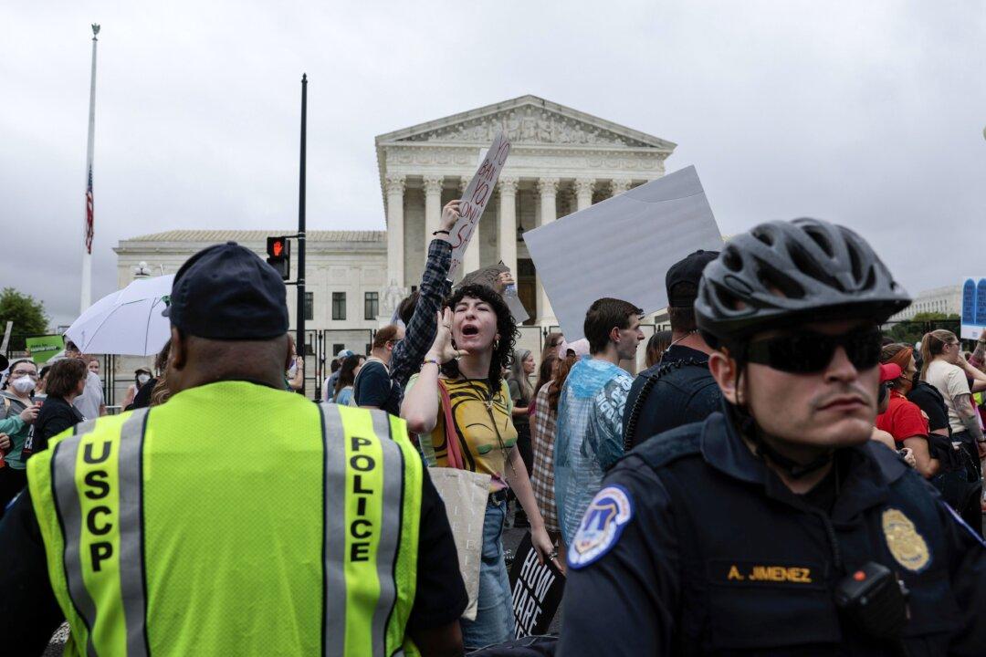 Texas Judge Blocks Statewide Ban on Abortions