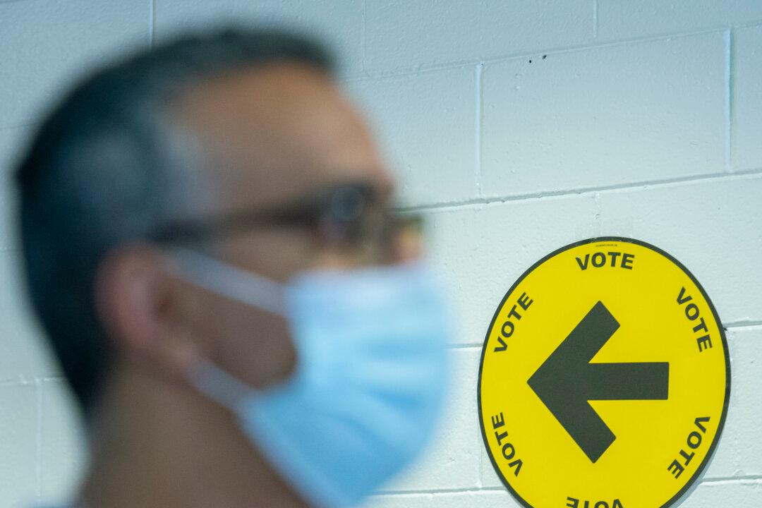 Mask Mandate Lifted for Public Servants, Workplaces to Return to Full Capacity: Health Canada