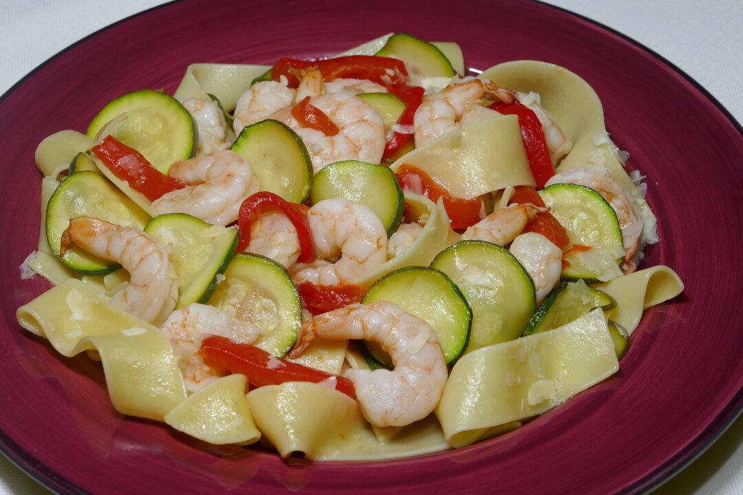 Quick Fix: Paparedelle With Shrimp, Zucchini and Sweet Peppers Features Pleasing Combination of Flavors
