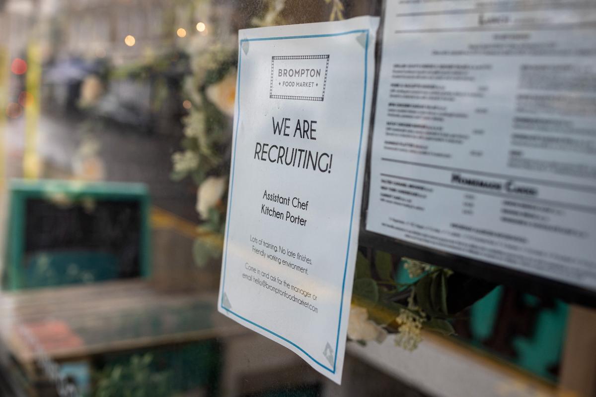 UK Unemployment Rate Falls to Lowest in 48 Years but ‘Bumpier Ride’ Ahead