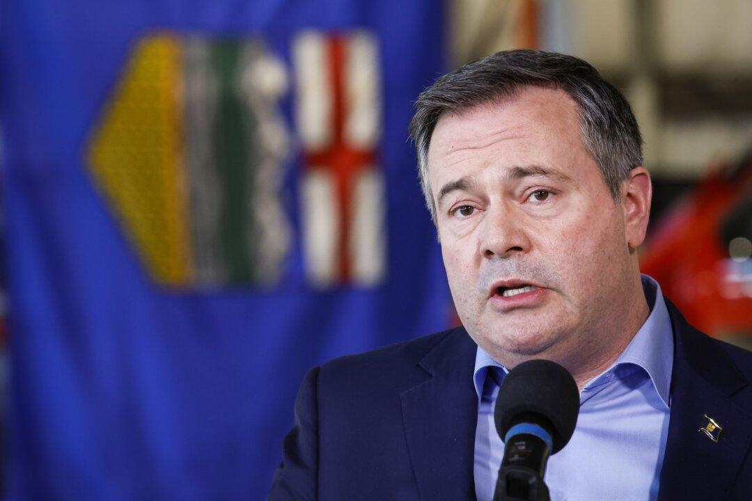Alberta Premier Urges US Senators to Convince Michigan to Stop Line 5 Shutdown